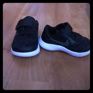 Nike baby shoes- never worn- 4C